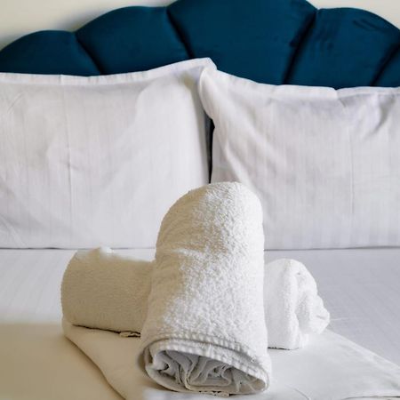 Luxury Suite Alezzi Beach Apartment Piscina Incalzita Sauna Jacuzzi Parking Navodari Dış mekan fotoğraf