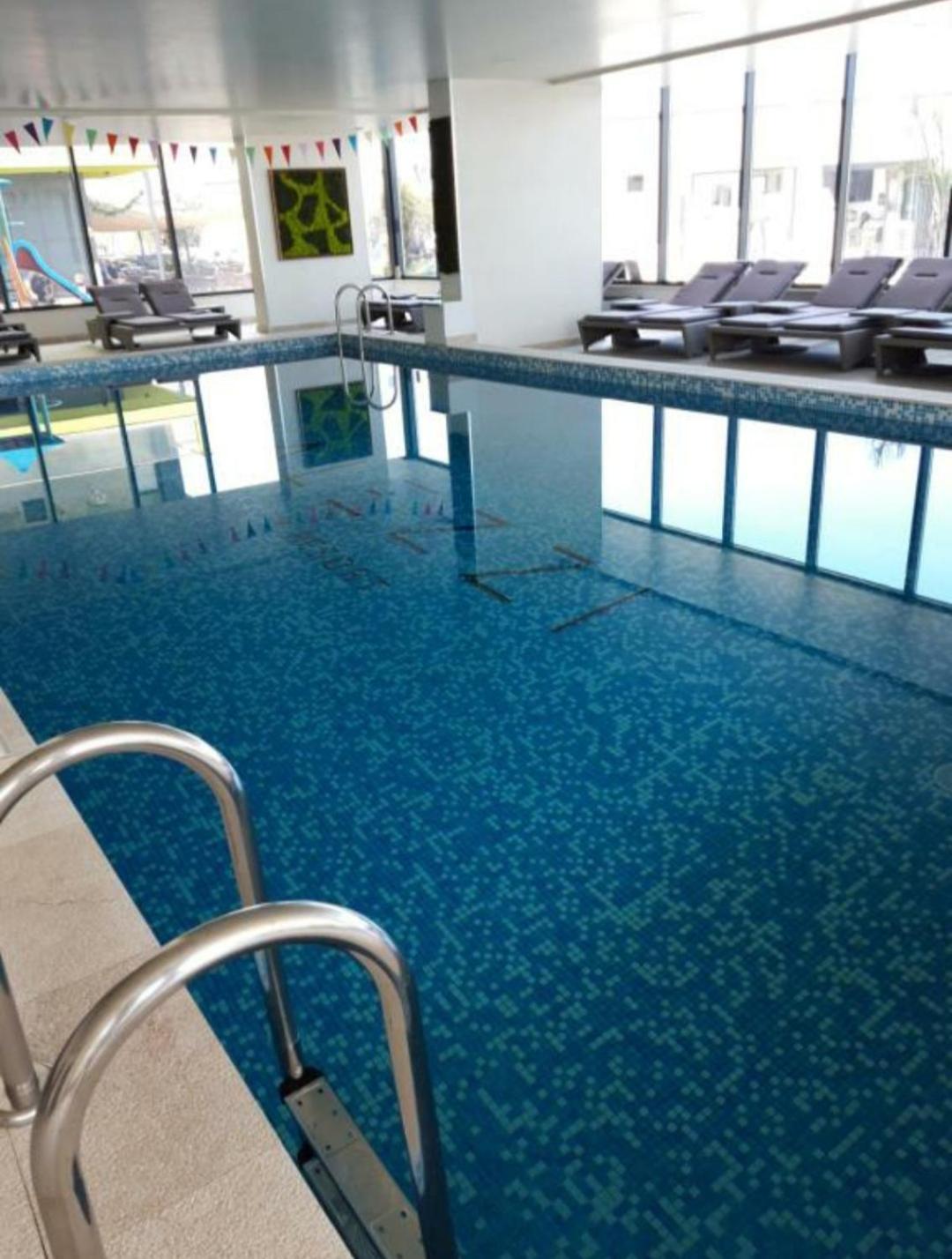 Luxury Suite Alezzi Beach Apartment Piscina Incalzita Sauna Jacuzzi Parking Navodari Dış mekan fotoğraf